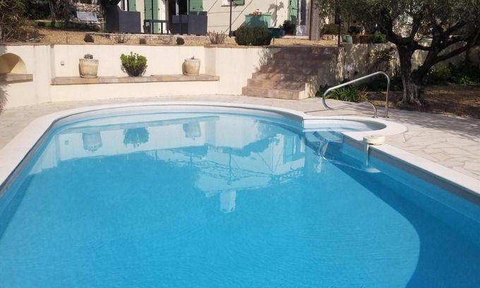 Flayosc House | Charming house with pool in Flayosc