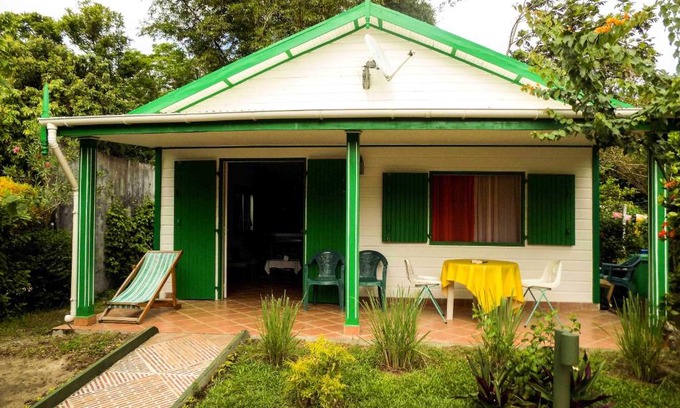 Foulpointe House | Charming house with sea view in Foulpointe + Enclosed garden.