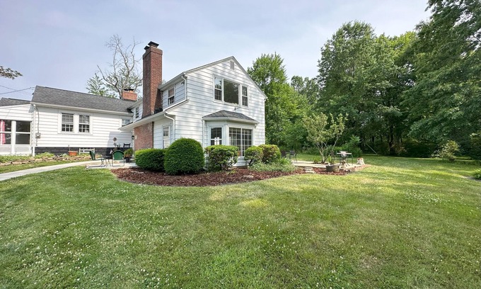 Boston Heights Other | Charming Hudson Farmhouse on 12 Acres - 2 Miles from Cuyahoga Valley Nat’l Park