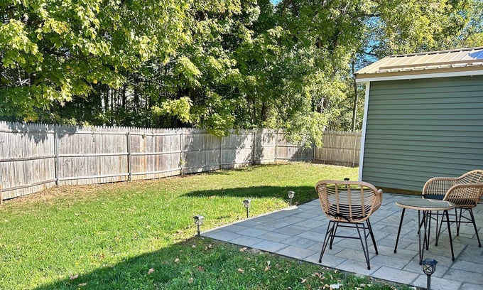 Pittsfield House | Charming In-Town New Build – Stylish, Comfortable, Convenient