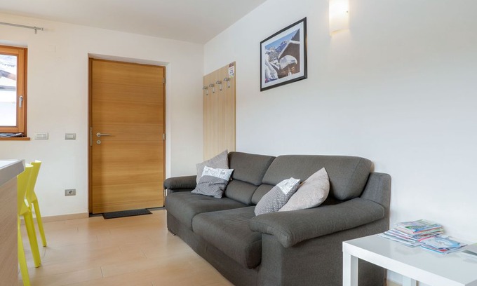 Pera Apartment | Charming Apartment “Il Mondo di Patty 1” with Mountain View, Wi-Fi & Garden; Parking Available, Pets Allowed upon Request
