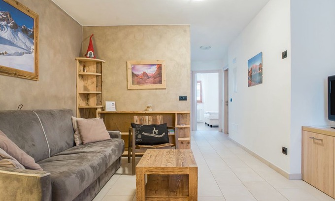 Pera Apartment | Charming Apartment Il Mondo di Patty 3 with Mountain View, Wi-Fi & Garden; Parking Available, Pets Allowed upon Request