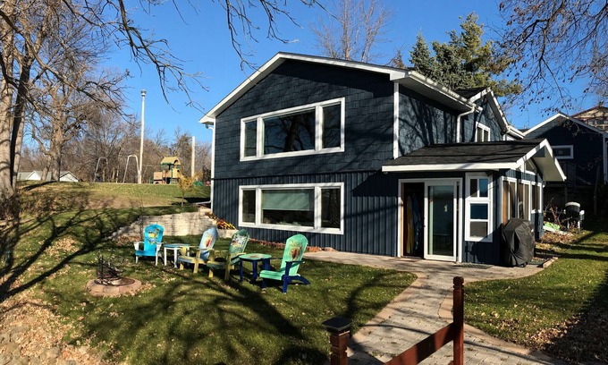 Maple Plain House | Charming Lake House on beautiful Lake Independence