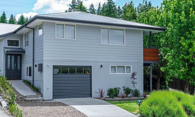 Wanaka House | Charming Lake Wanaka Bach
