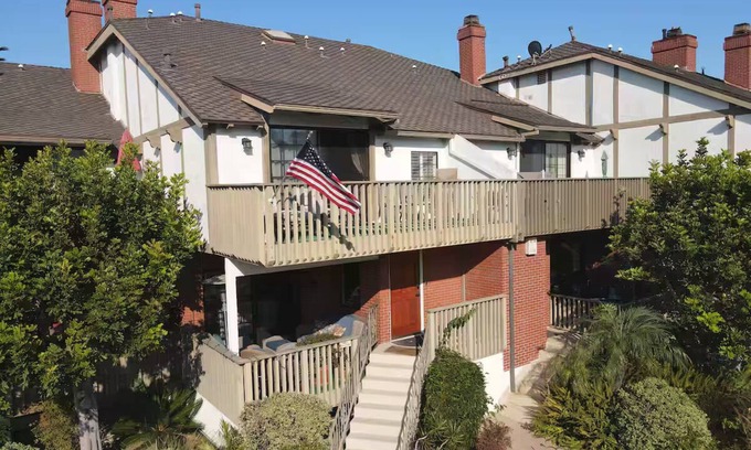 South Redondo Condo | Charming large 3-bedroom condo in lovely Redondo Beach