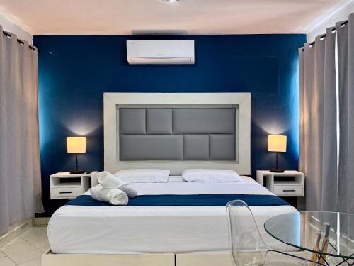 Colonia Campestre House | Charming Light-Filled Stay for 2 with Pool
