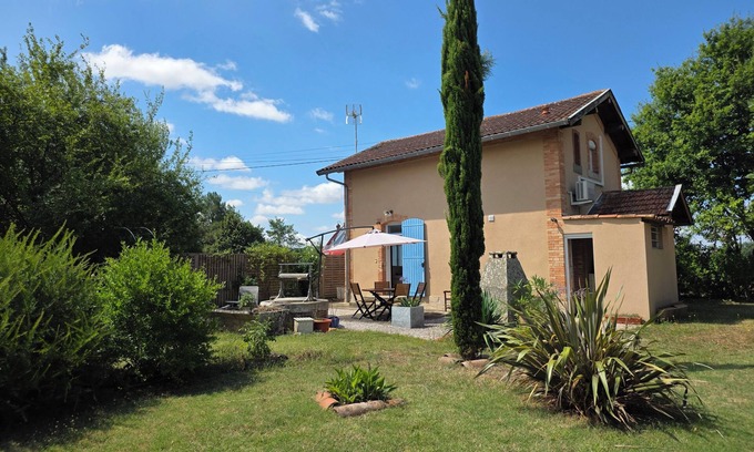 Terssac House | Charming little cottage located 7km from the episcopal city of Albi.
