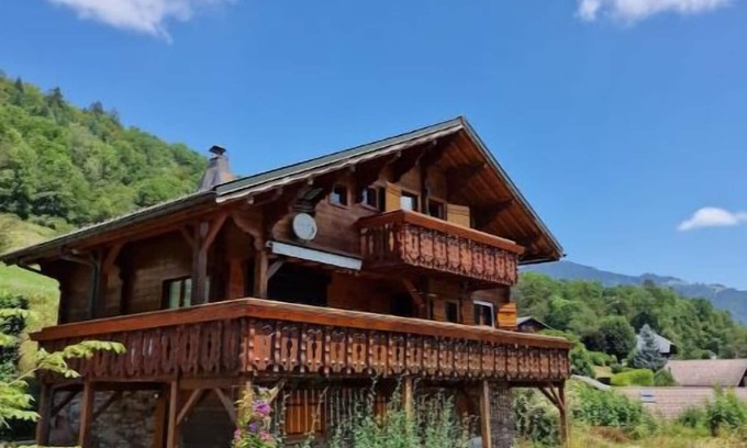 Marthod Ski Chalet | Charming log cabin