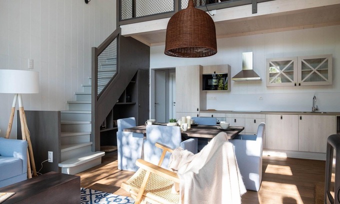 Maubray Villa | Charming Mansion with Pools