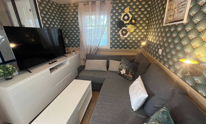 Hyeres Ski Chalet | Charming mobile home with pool