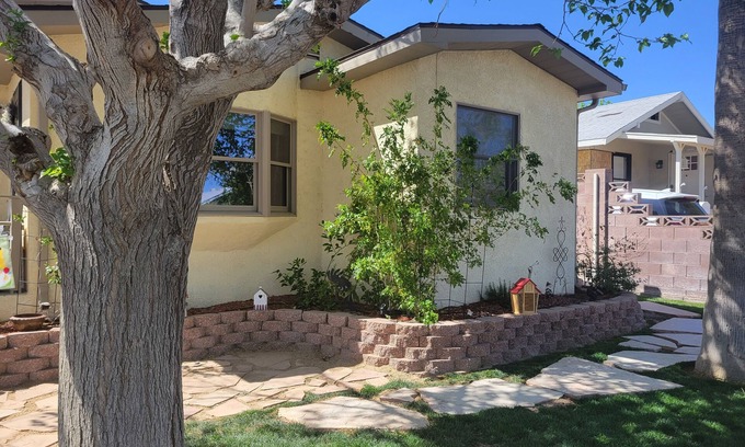 Boulder City Cottage | Charming Monthly Furnished 2 Bedroom in Boulder City