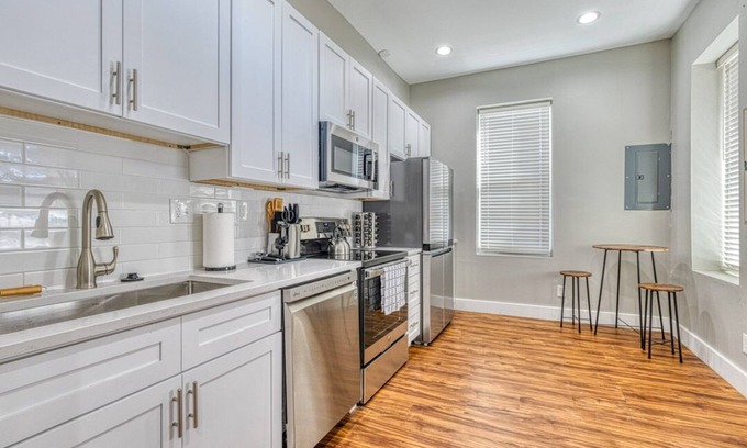 Benton Park House | Charming! NEW Loft Apt 2 BD 1 BA