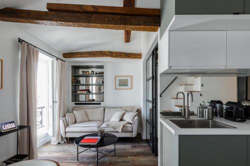 Saint-Germain-des-Pres Apartment | Charming newly renovated apartment in the heart of Paris St Germain des Pres