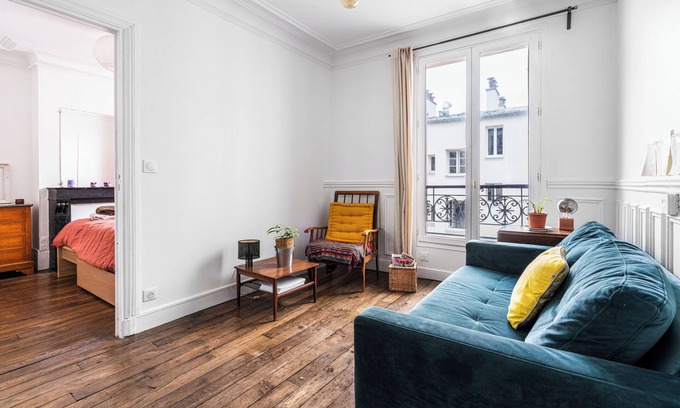 Quartier de la Goutte-d'Or Apartment | "Charming Parisian Retreat: Cosy Apartment in the Heart of Montmartre"