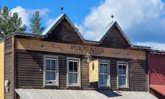 Winthrop Apartment | Charming Purple Sage 'Boardwalk' Apt located in downtown Winthrop, WA!