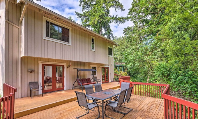 Overlake House | Charming Redmond Home: 14 Mi to Dtwn Seattle!