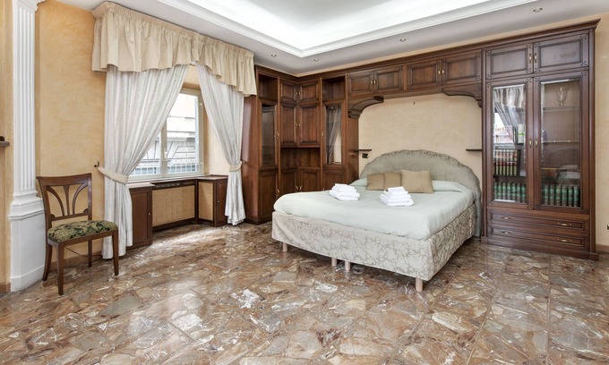 Esquilino Apartment | Charming Roma Apartment with 3 Bedrooms