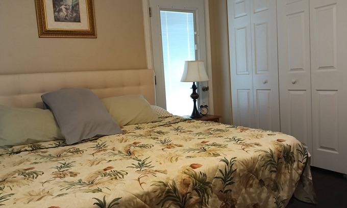 Lakeland Apartment | Charming Room- Studionn with AC and WiFi in soothing Lakeland