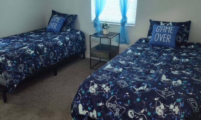 Port Tampa City Apartment | Charming, rooming. Quiet, secure place,Close to water