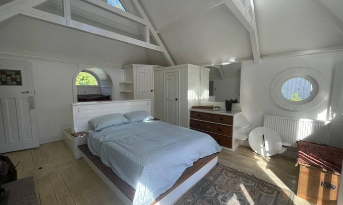 Whippingham House | Charming rural property with a nautical feel.