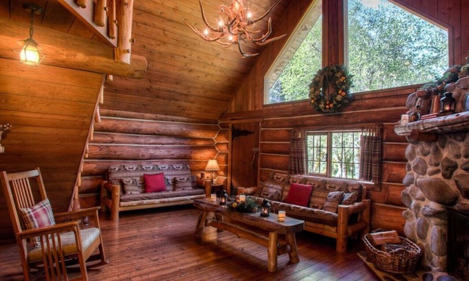 Raymond Cabin | Charming, Rustic Log Home on Edge of South Fork River