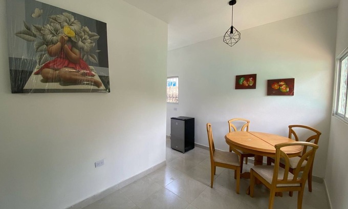 Papare Apartment | Charming Santa Marta Villa—Walk to Beach, 5 Min to Airport, Ideal for Travellers