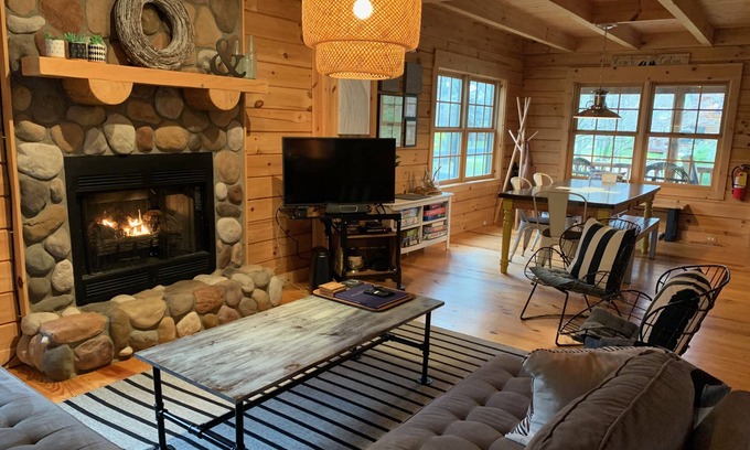 Saugatuck Cabin | Charming Saugatuck Log Cabin - minutes away from everything - with NEW hot tub!