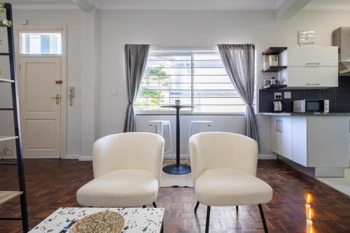 Sea Point Apartment | Charming Sea Point Studio