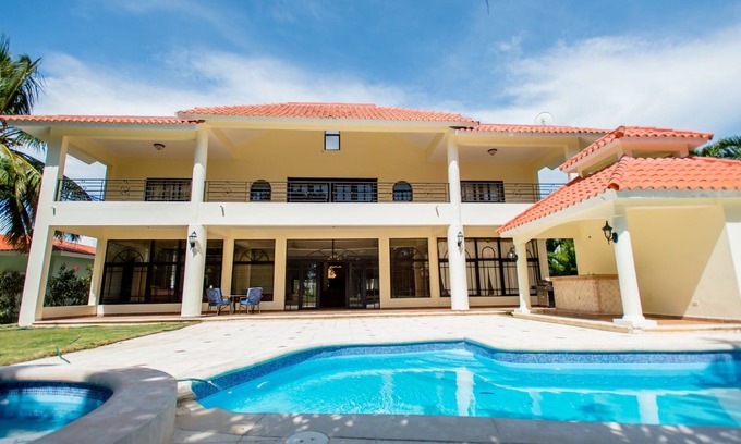 Villas Del Mar Villa | Charming,Spacious 5-bedroom villa in charming Metro Juan Dolio with WiFi, AC