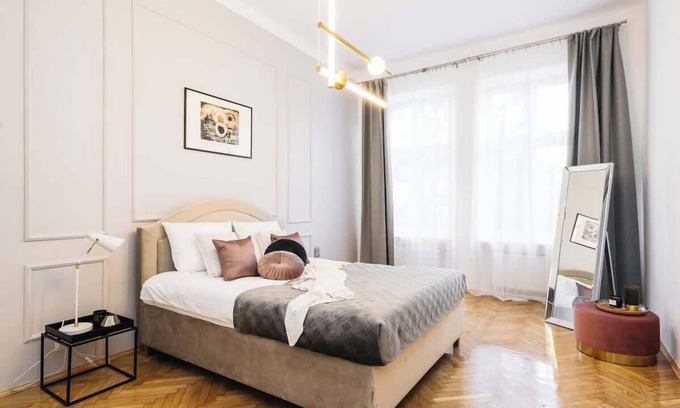 Warszawskie Apartment | Charming spacious and bright apartment