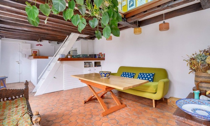 Strasbourg -Saint-Denis Apartment | Charming split-level Flat near Canal Saint-Martin