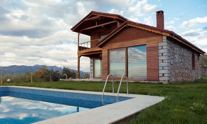 Orhangazi Villa | Charming Stone House with Private Pool and Nature View in Iznik, Bursa