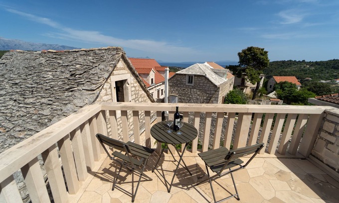 Selca House | Charming stone house with exclusive complete equipment, fully air conditioned