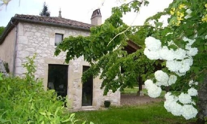 Montcaret House | Charming stone house XIXth beautiful pool services, garden, courtyard.