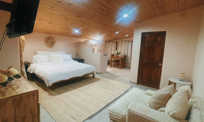 El Prado Apartment | Charming Studio in lovely El Prado with AC