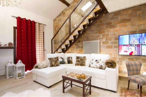Vignanello Apartment | Charming Studio in Vignanello with Private Balcony - 130 sq m