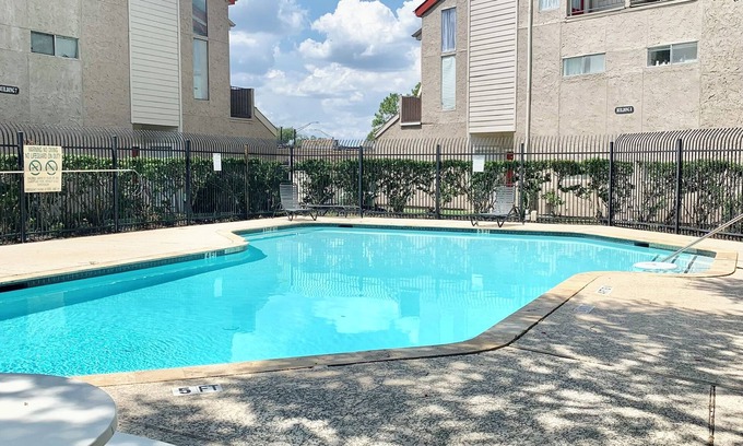 Westchase Apartment | Charming Studio Located in Asian Town , Southwest Houston