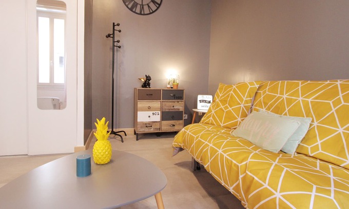 Les Chartreux Apartment | Charming Studio Near Parc Longchamp