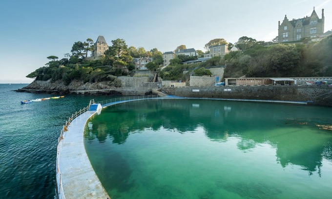Dinard Apartment | Charming studio, right in the center, 600 m from the beaches.