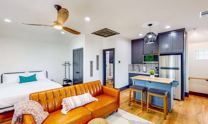McKinney House | Charming studio with kitchenette, central AC
