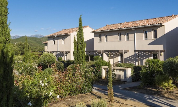 Belgodere House | Charming summer-decorated holiday home in Northern Corsica