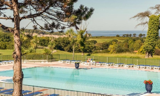 Behobie Apartment | Charming T2 with Pool and Parking, Near Hendaye
