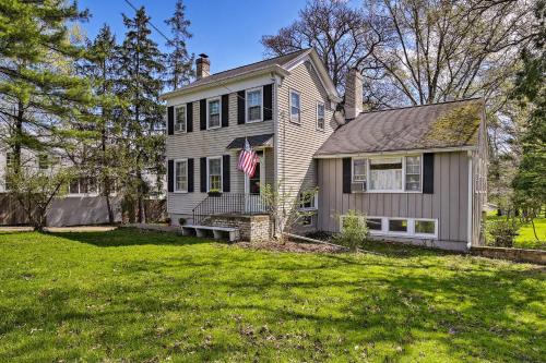 Tivoli House | Charming Tivoli Home with Patio, by Town and Shops