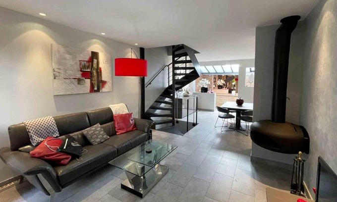 Amerique House | Charming townhouse with garden in the City of Love