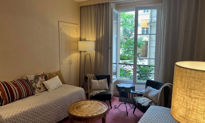 Quartier de l'Ecole-Militaire Apartment | Charming two-room apartment in the 7th arrondissement, for families of 2-4.