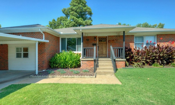Tulsa House | Charming updated home in Midtown