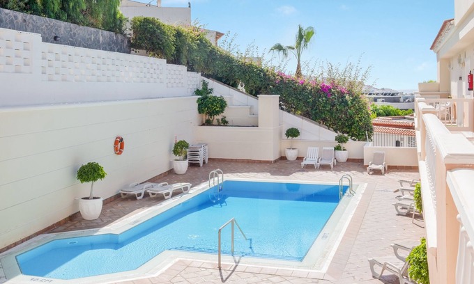 Los Gigantes Apartment | Charming Vacation Rental “Apartamento Los Gigantes” with Wi-Fi, Balcony & Terrace