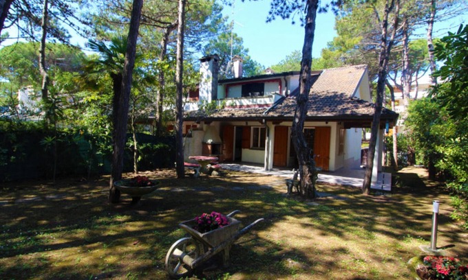 Lignano Riviera Villa | Charming villa with spacious garden near the sea