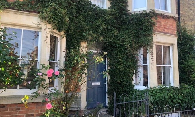 Oxford House | Charming Victorian Townhouse in Oxford Center