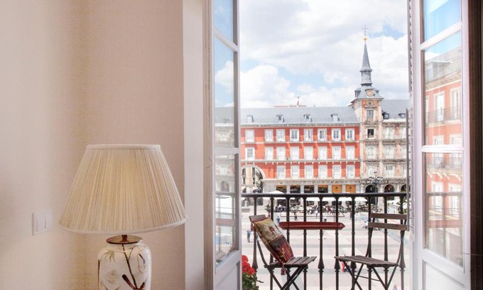 Sol Apartment | Charming view Plaza Mayor